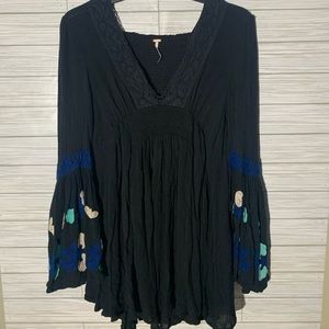 Free People Flowy boho tops  long sleeve v neck RN#  66170 Size XS TP